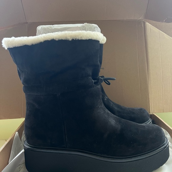 Vince Bellingham Black Shearling  Boot - Picture 4 of 8
